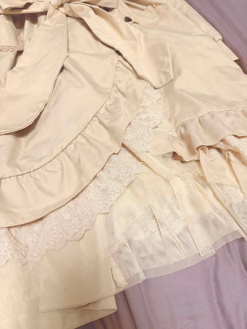 アクシーズファム★美品★ボリュームフリル★ビックリボン★付け襟★トレンチコート￼