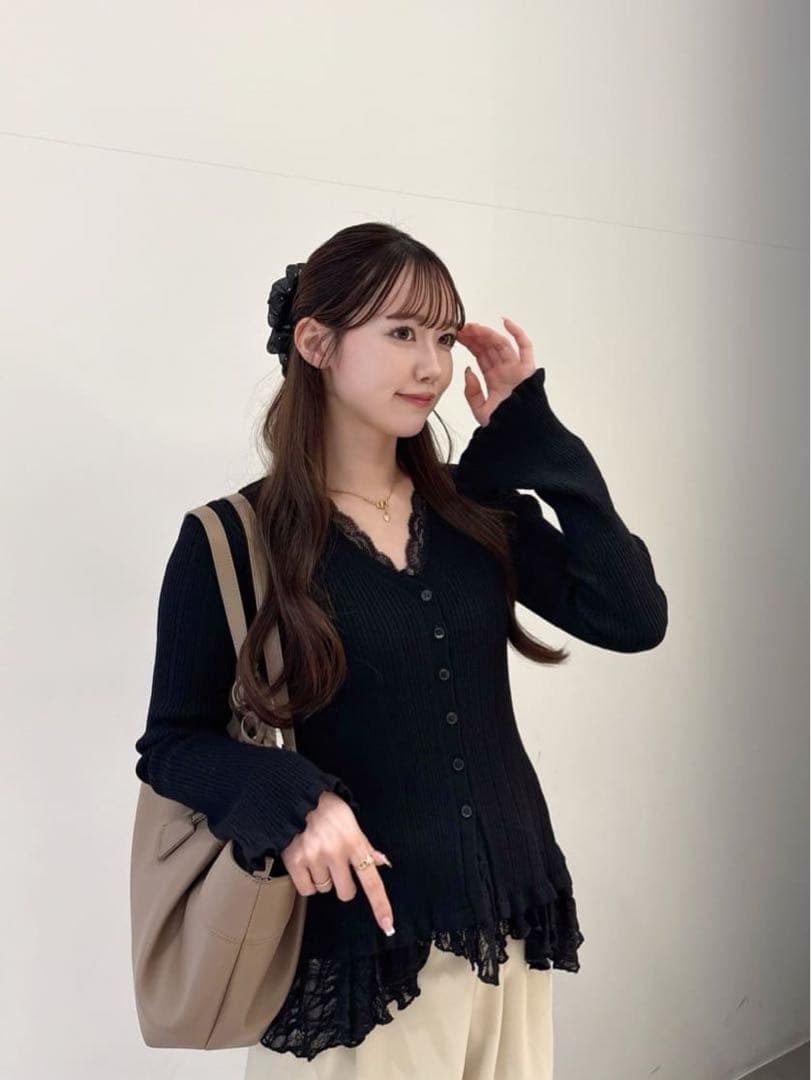 新品タグ付き ココディール レースドッキングニットCOCODEAL 黒 ブラック