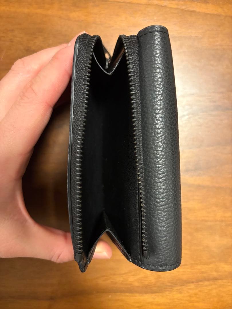 LOUIS VUITTON ルイヴィトン レザー財布 ブラック 上品 高級感あり