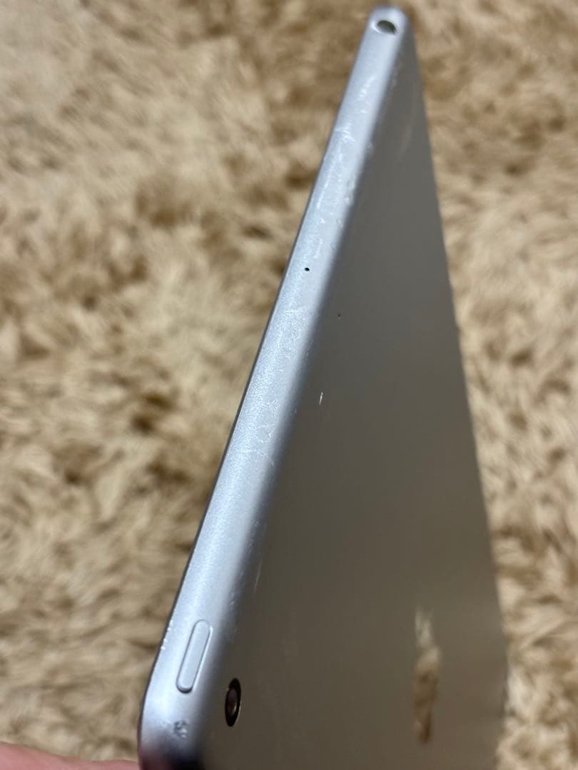 Apple iPad 第8世代　128GB 訳あり（音量↑ボタン不良）