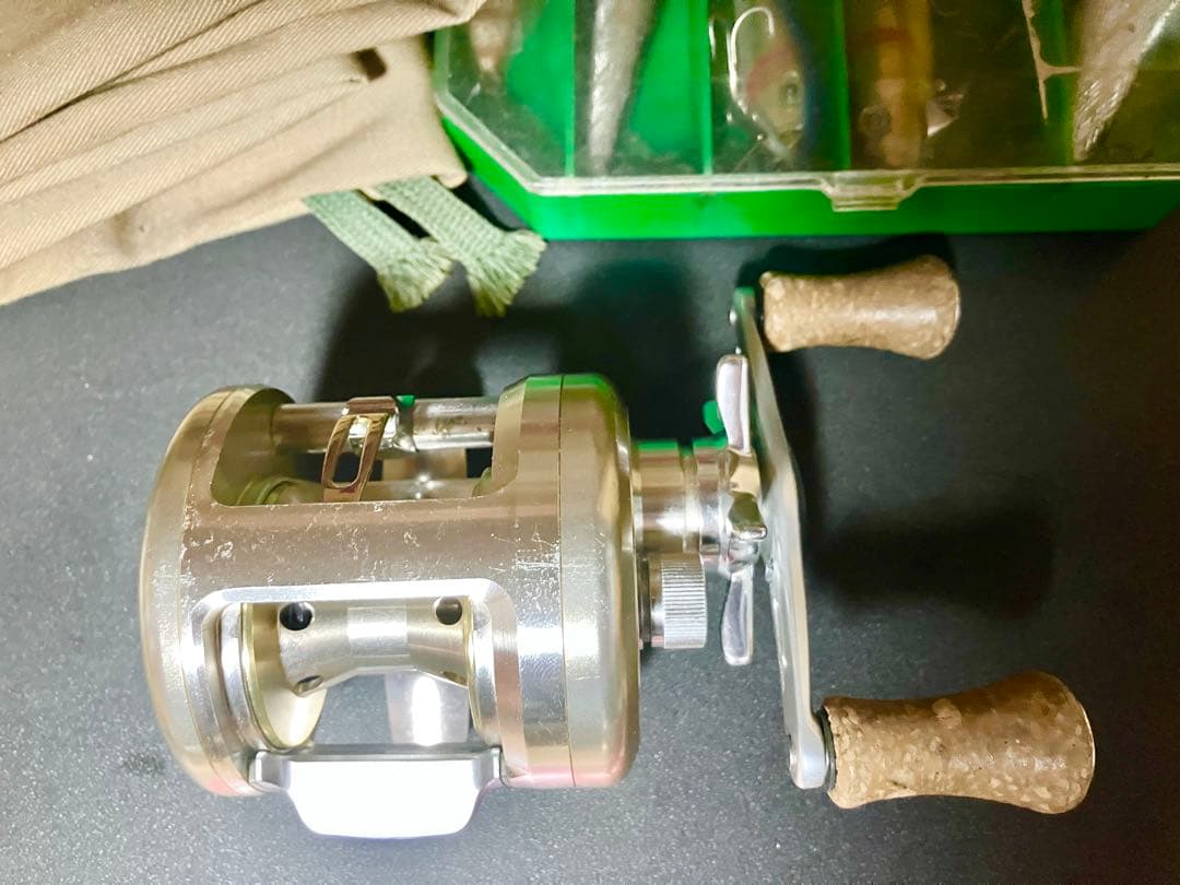 DAIWA ミリオネア CV-Z 253 ベイトリール