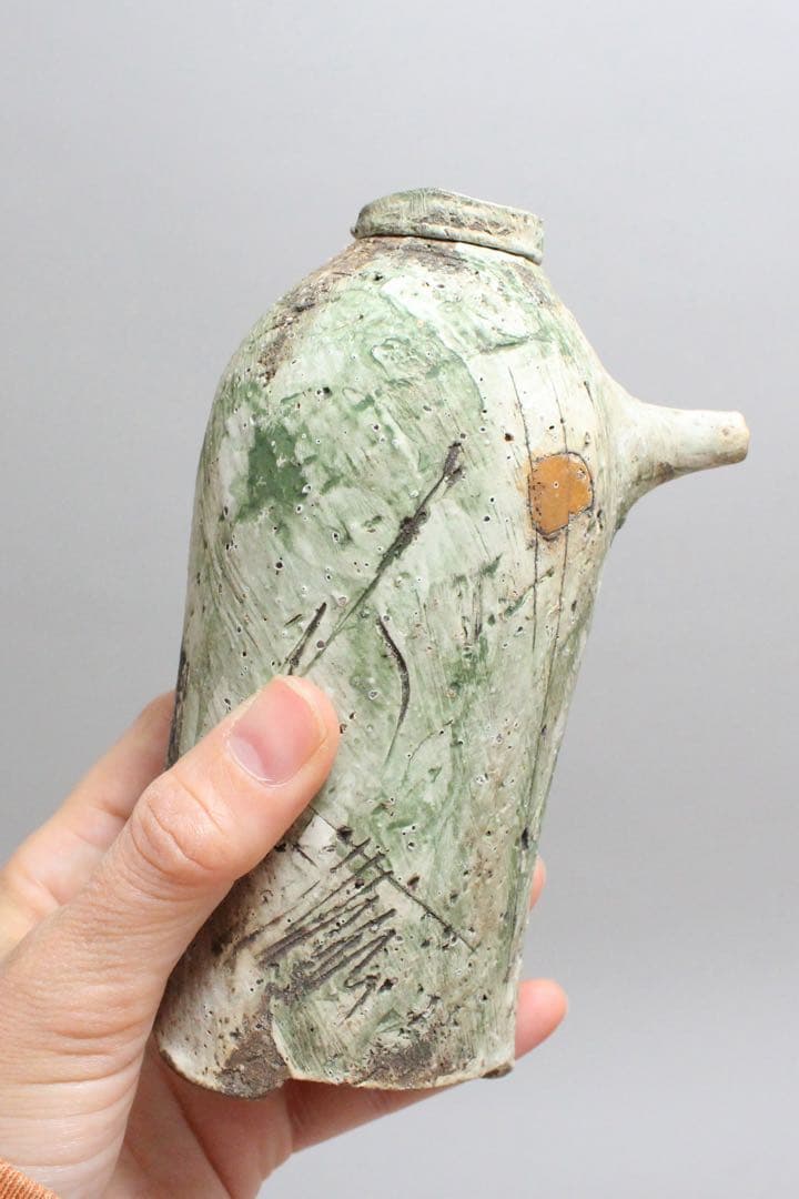 No5544 駒沢博司 造　刻彩注器　高さ14cm 共箱　陶磁器　酒器　送料無料