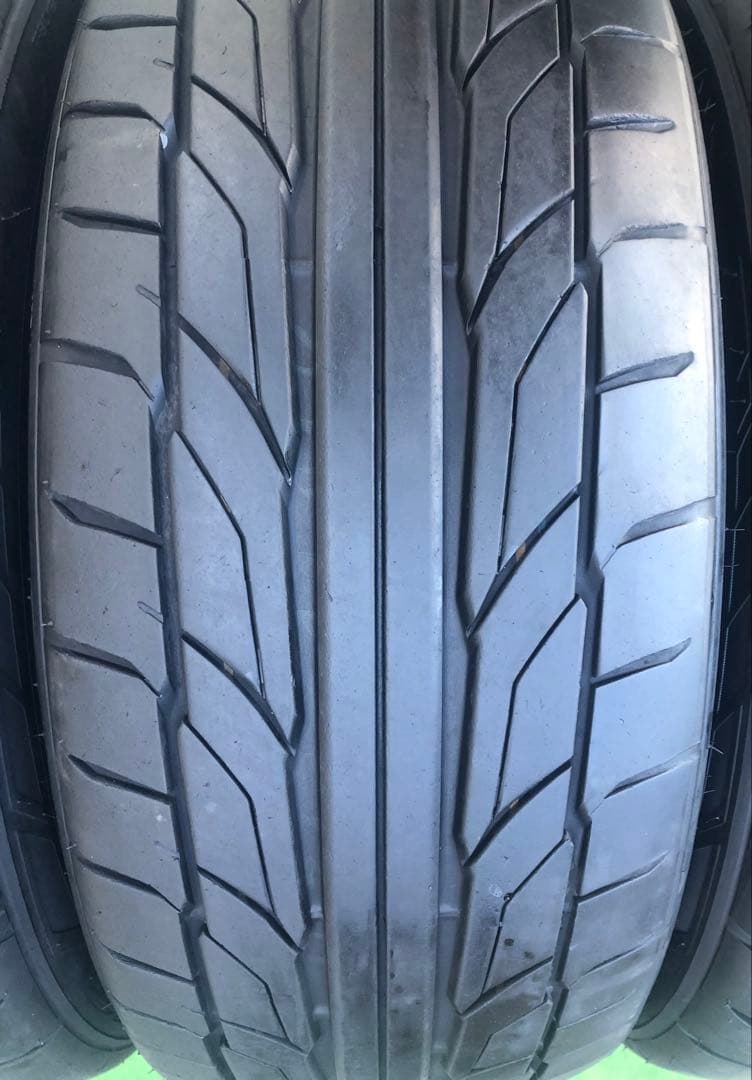 225/45 R19、245/40 R19 NITTO NT555ラジアルタイヤ