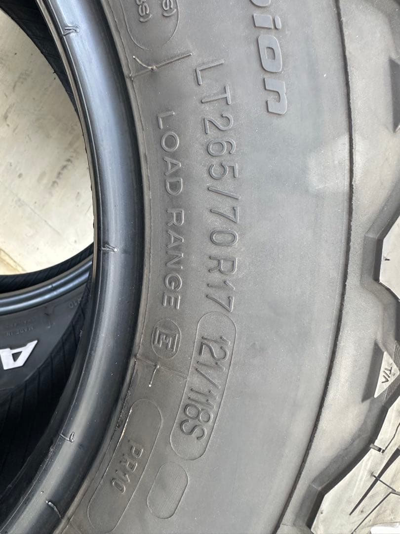 BFGoodrich All-Terrain KO2 265/70R17 2本