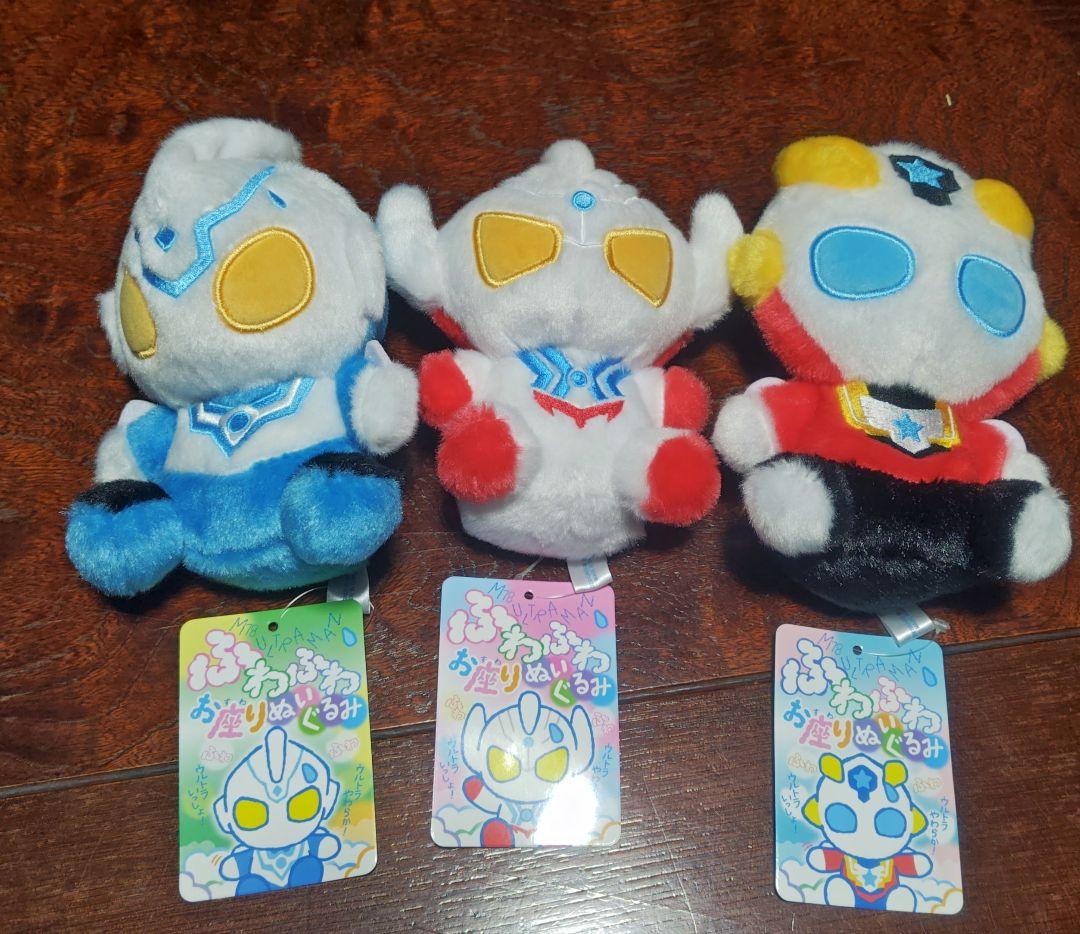 M78 ウルトラマン　ふわふわお座りぬいぐるみ　メビウス　ヒカリ　ツルギ