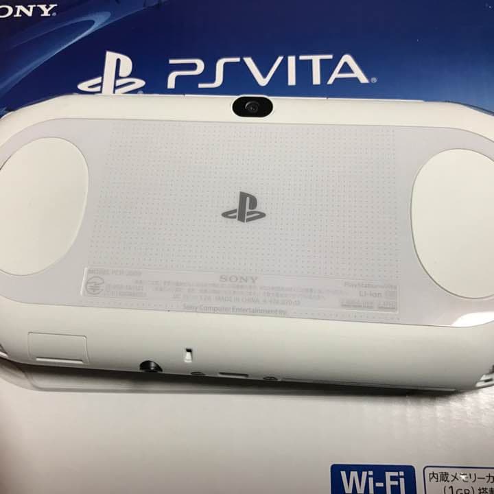 PlayStation VITA 本体 + 8Gメモリカード