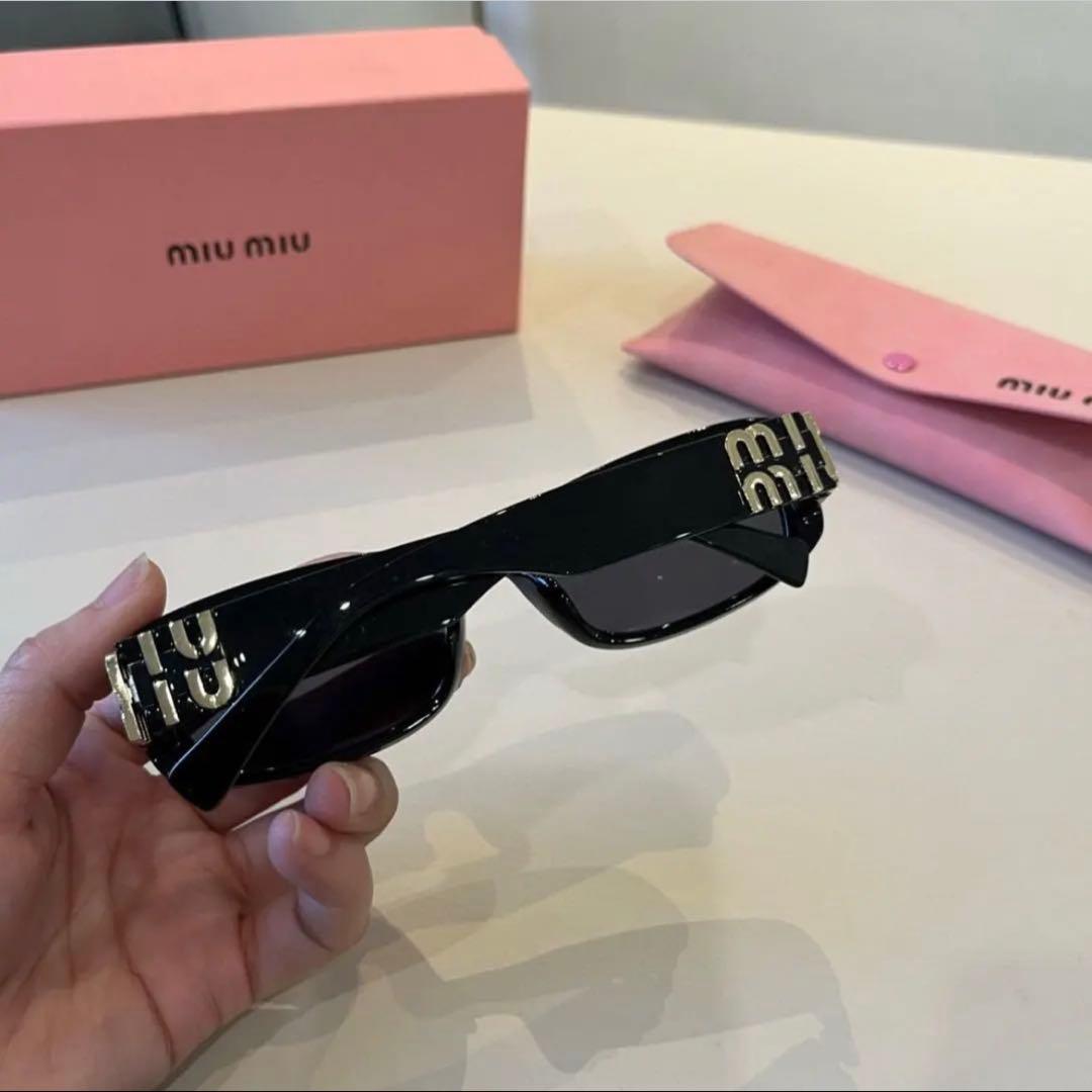 ♡miu miu サングラス ブラック スクエアフレーム ゴールド