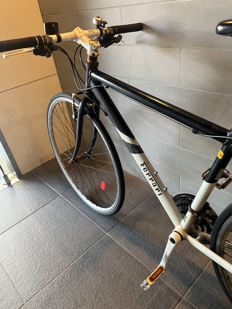 【東京近郊受渡希望】クロスバイク　フェラーリ　軽量車体　即乗可能