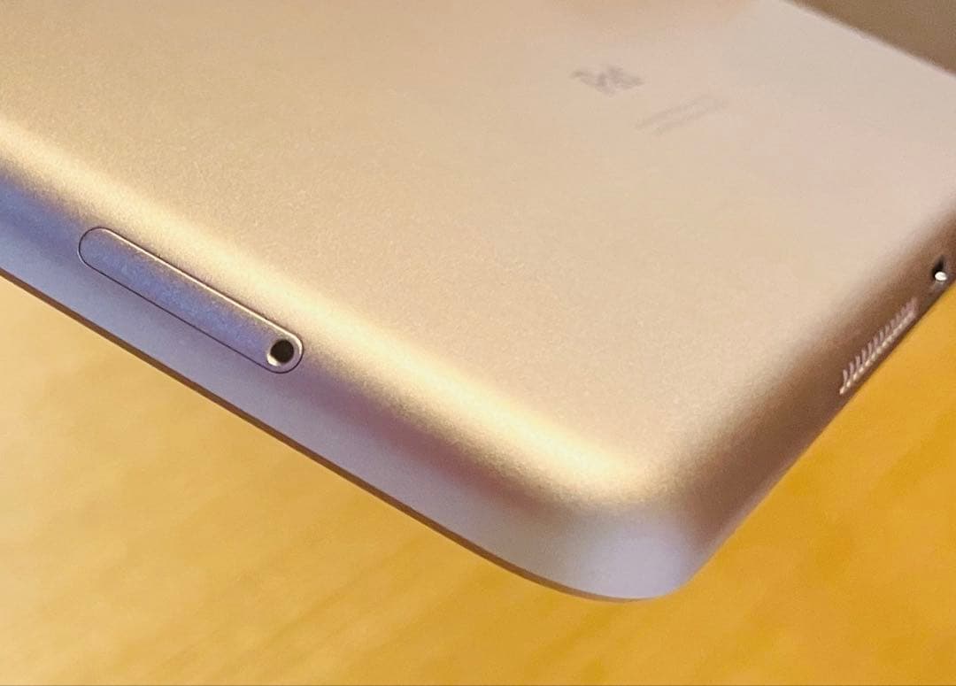 ②iPad　本体　第7世代　128GB　WiFi+Cellularモデル　箱付き