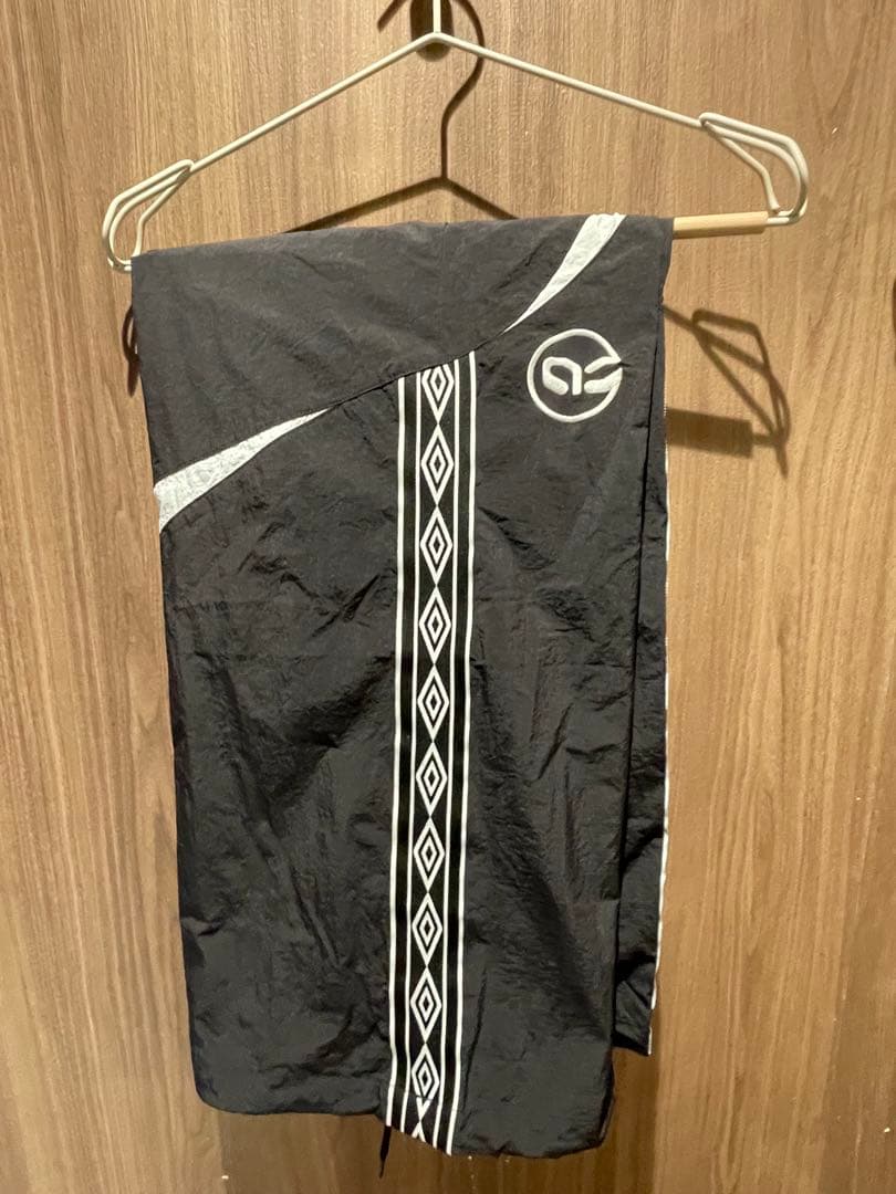 UMBRO 白濱亜嵐 コラボ トラックパンツ ナイロン 黒 限定 M