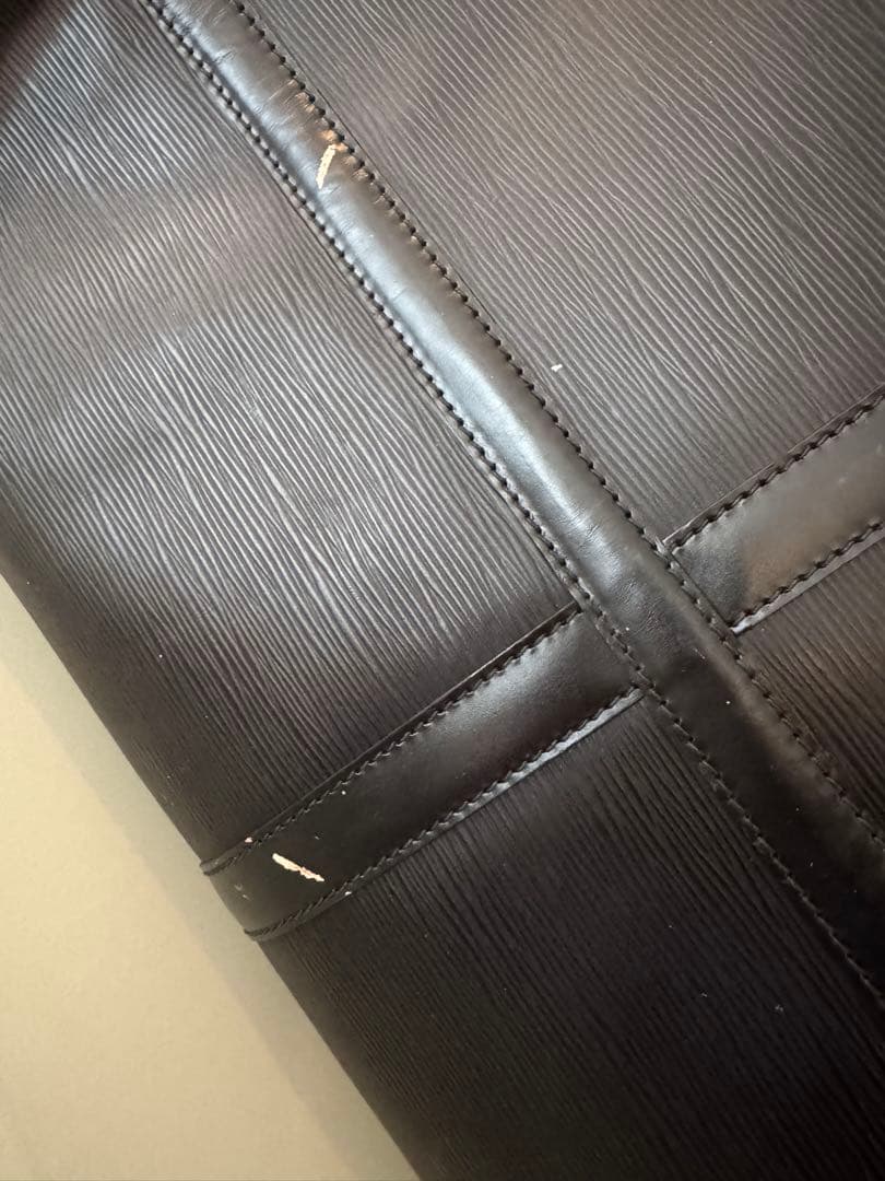 Louis Vuitton エピ キーポル 60 ノアール