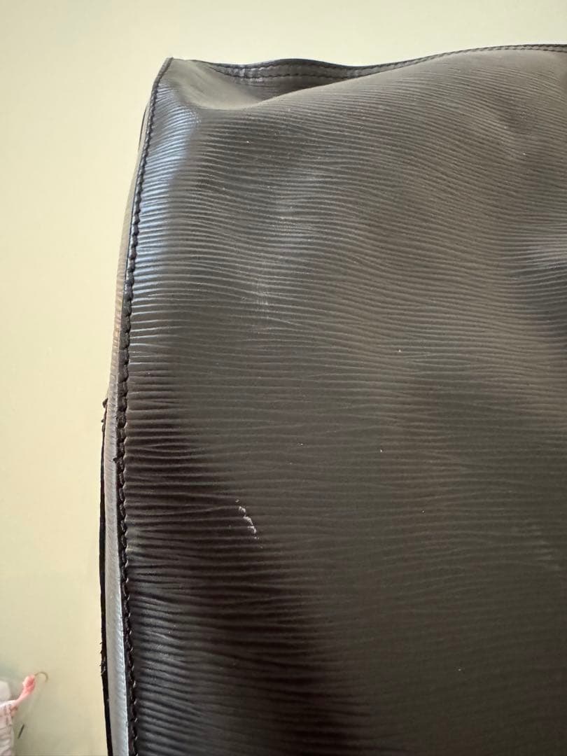 Louis Vuitton エピ キーポル 60 ノアール
