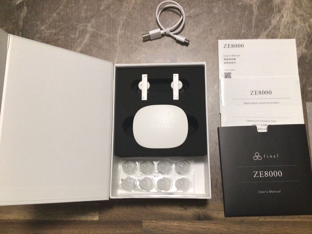 final ZE8000 ホワイト ワイヤレスイヤホン