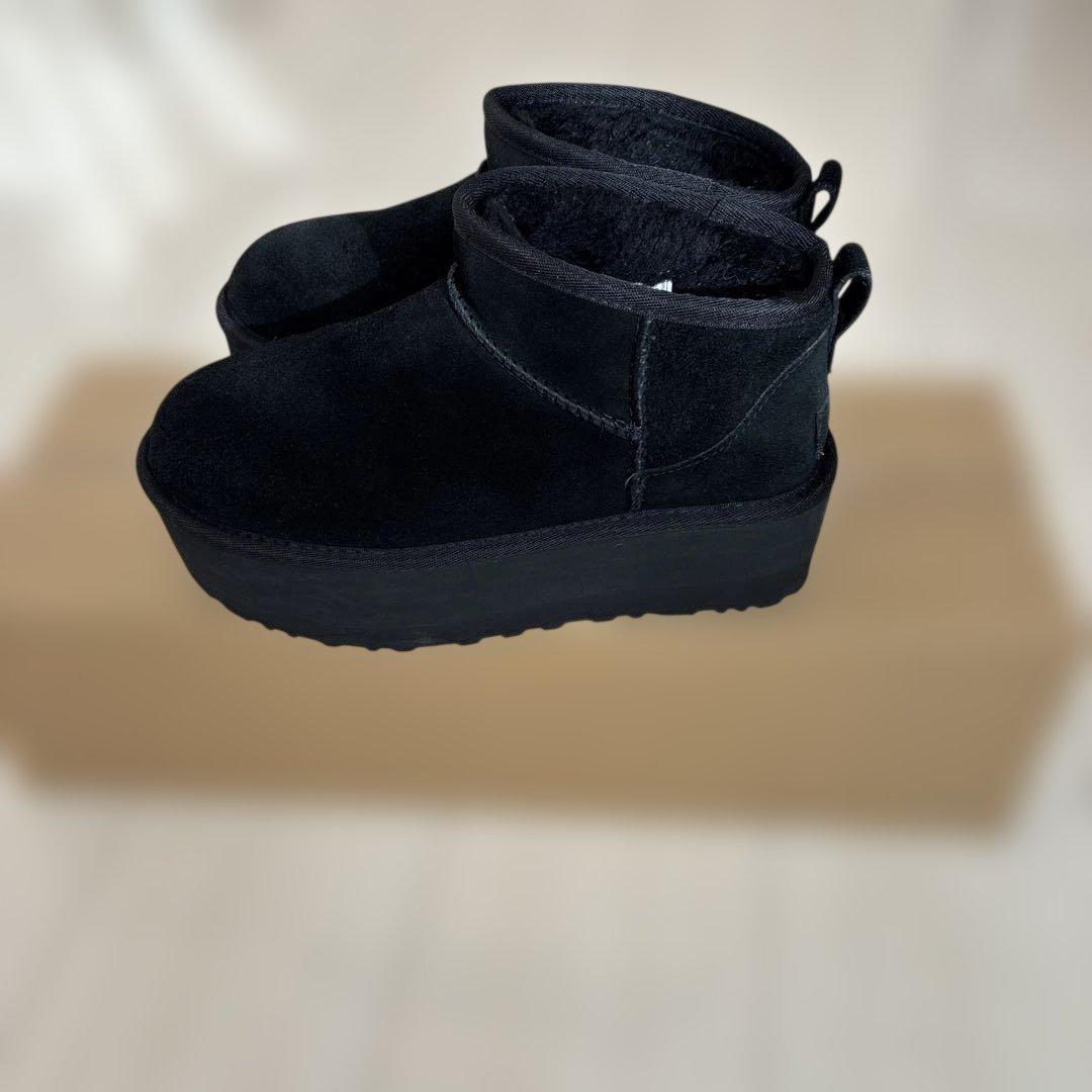 まる  UGG アグ　厚底 ムートンブーツ　23㎝