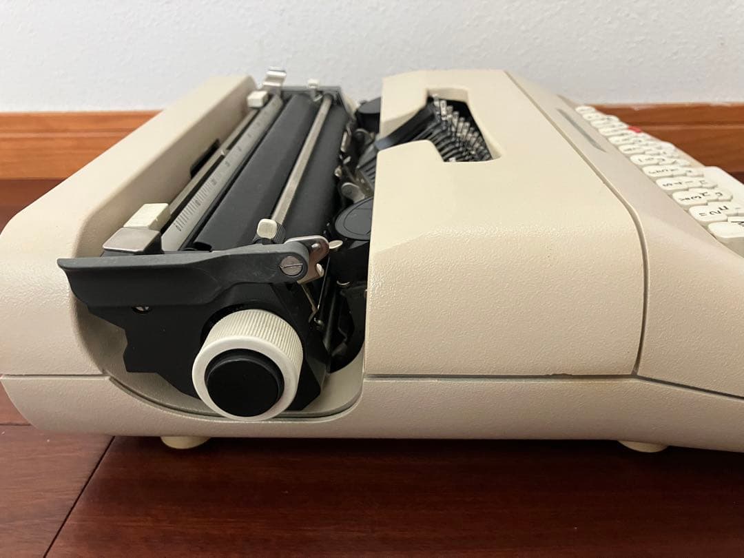動作確認済み Olivetti オリベッティ Lettera 35 タイプライタ