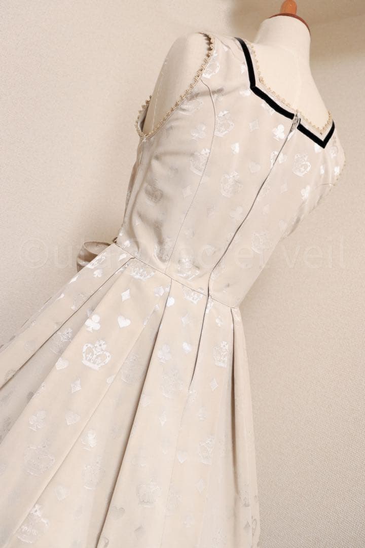 Shirley Temple 百合紋章箔押し風プリントジャンパースカート