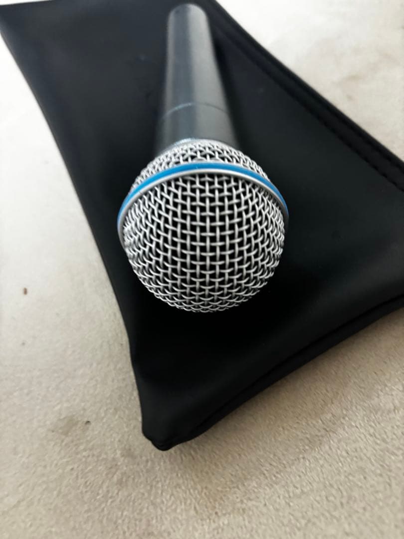 Shure Beta58ダイナミックマイク、専用ケース付き。