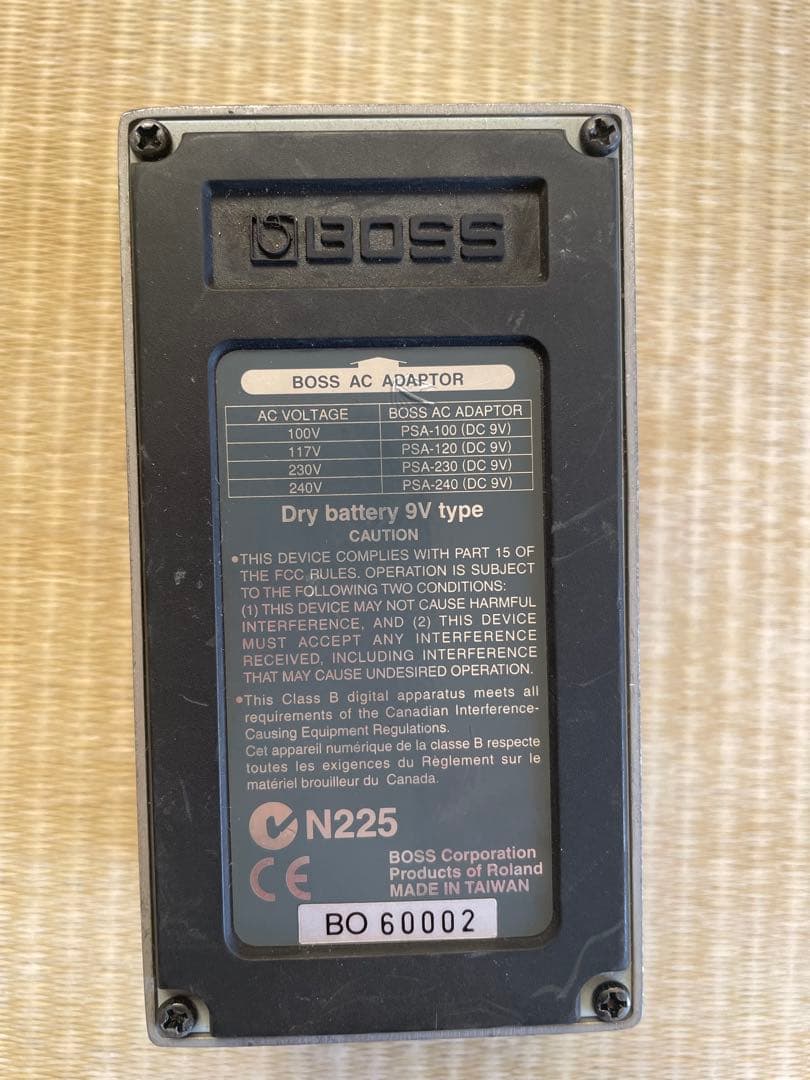 BOSS ベースシンセサイザー SYB-3 Bass Synthesizer
