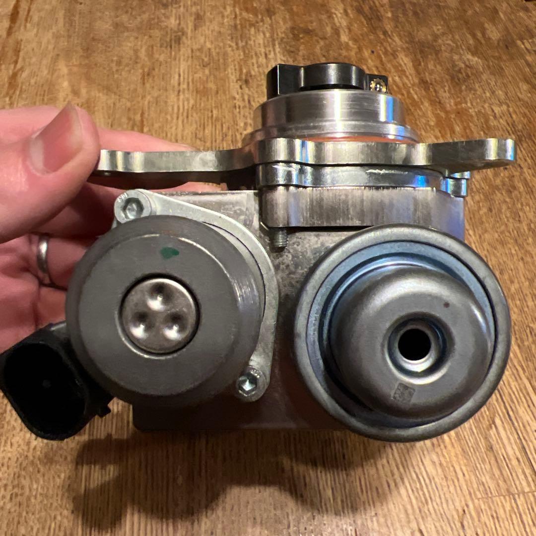 【最終値下】 MINI R56 純正高圧燃料ポンプ　13517588879