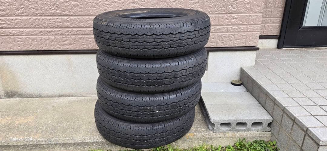 一本目BRIGESTONE Ecopia 195/80R15 サマータイヤ 4本