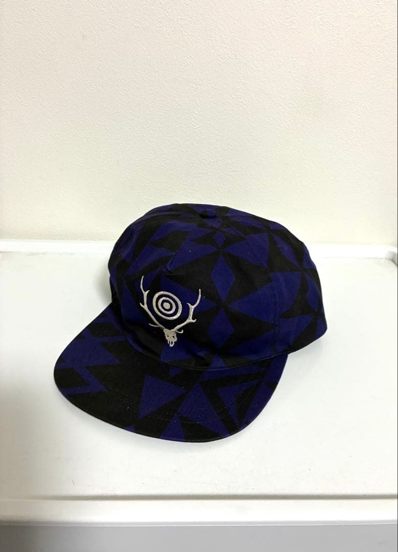 south2 west8 BASEBALL CAP 幾何学模様