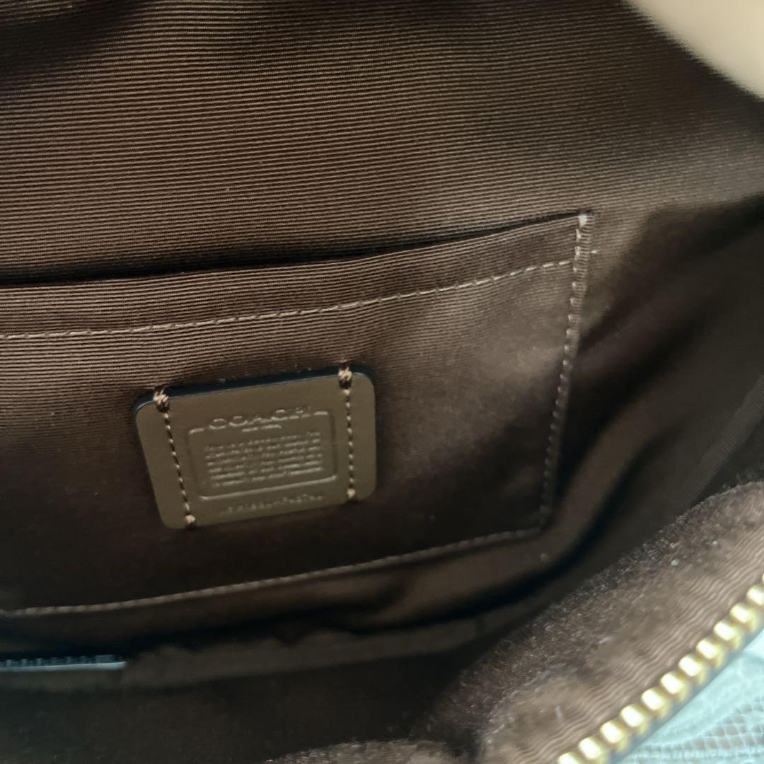 【美品】COACH ロゴ入り ボディバッグ ブラウン