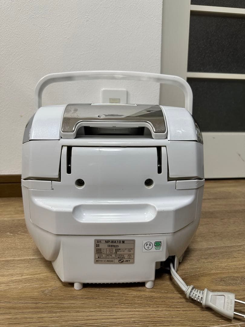 ZOJIRUSHI 圧力IH炊飯ジャー　極め炊きNP-WA10 2013年製