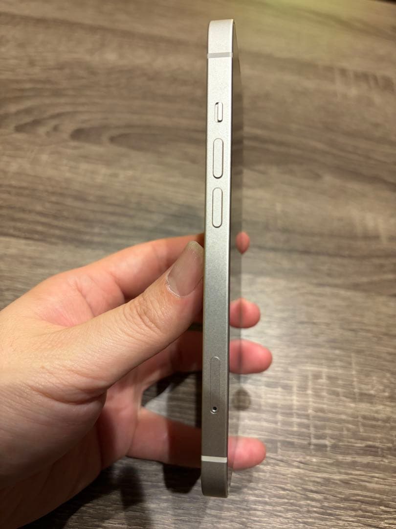 iPhone 13 スターライト 128gb 87% simフリー　美品　白