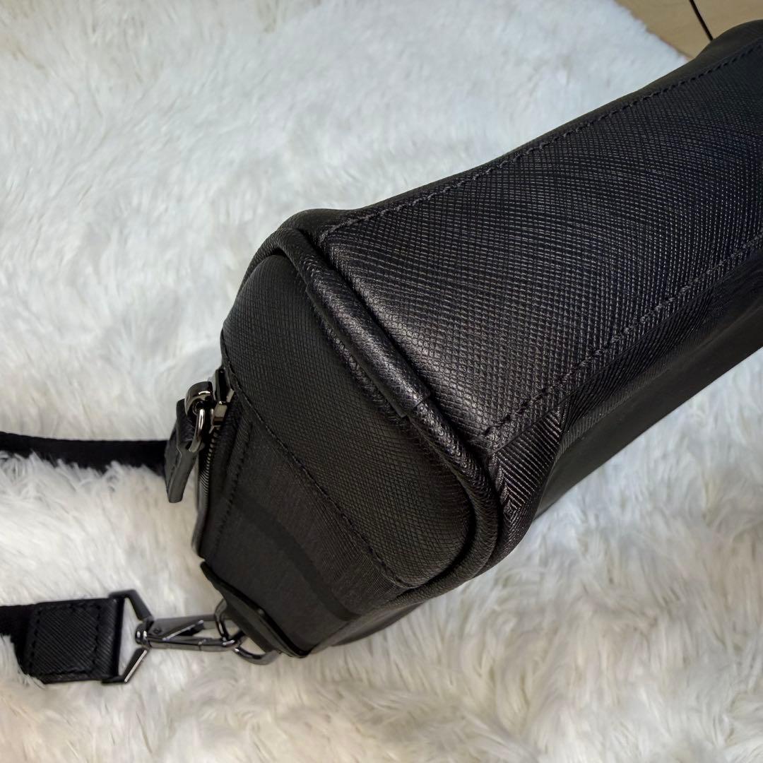 ブラックレーベル クレストブリッジ ショルダーバッグ チェック ブラック