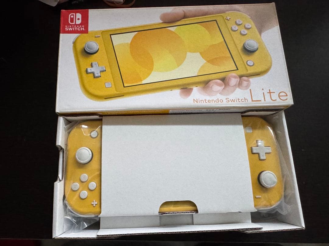 Nintendo Switch Lite　イエロー