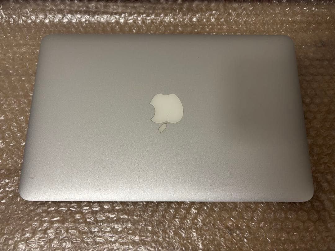 apple MacBook Air 11インチ　A1465 SSD