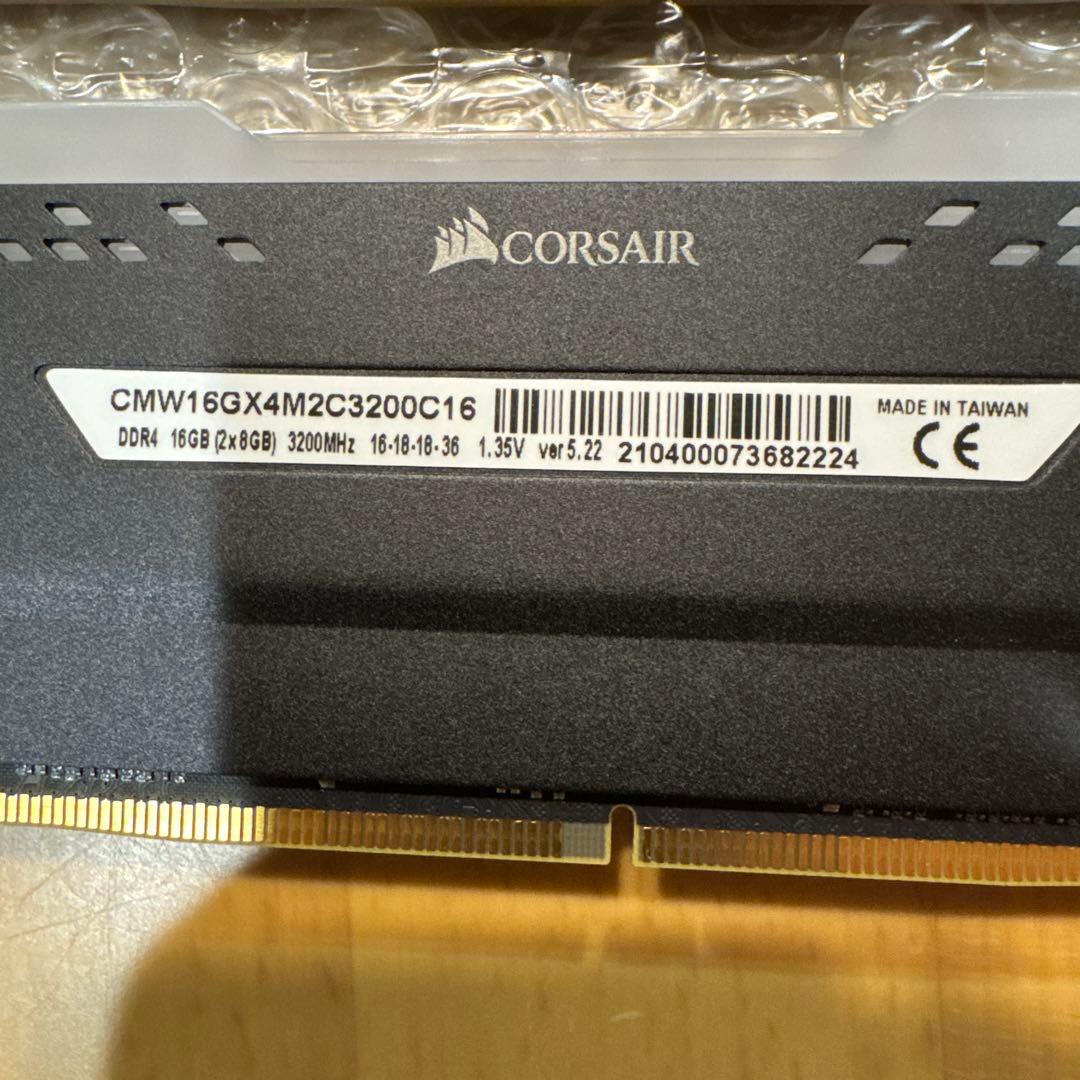 メモリー CORSAIR VENGEANCE RGB PRO DDR4 8x4 32GB