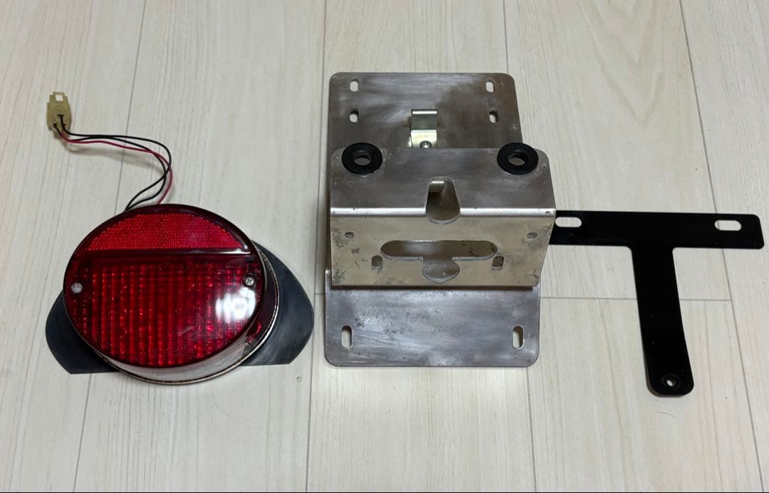 ゼファー750 フェンダーレスキット　LEDテールランプ付き