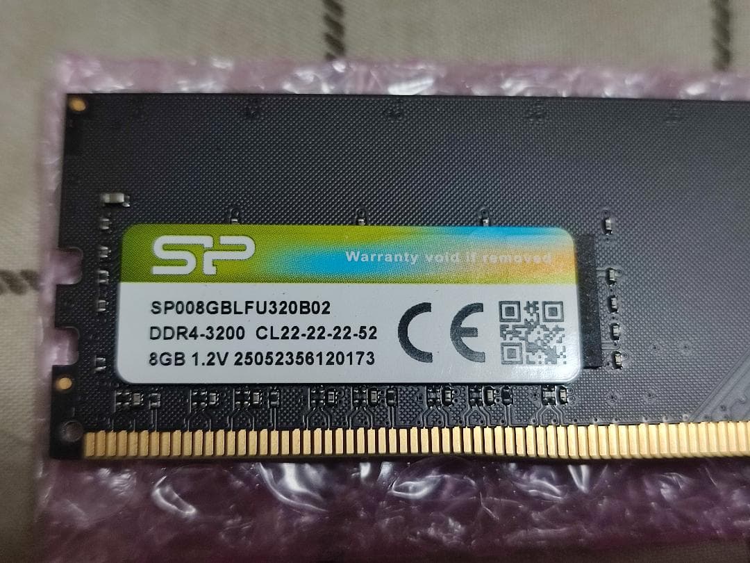 シリコンパワー　 DDR4 　8GB 2枚 　 SP016GBLFU320B22
