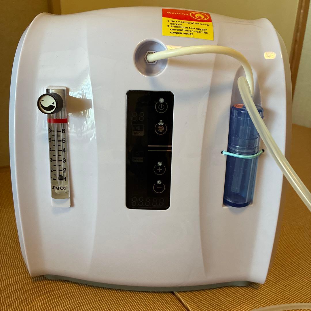 酸素濃縮器 ホワイト コンパクト