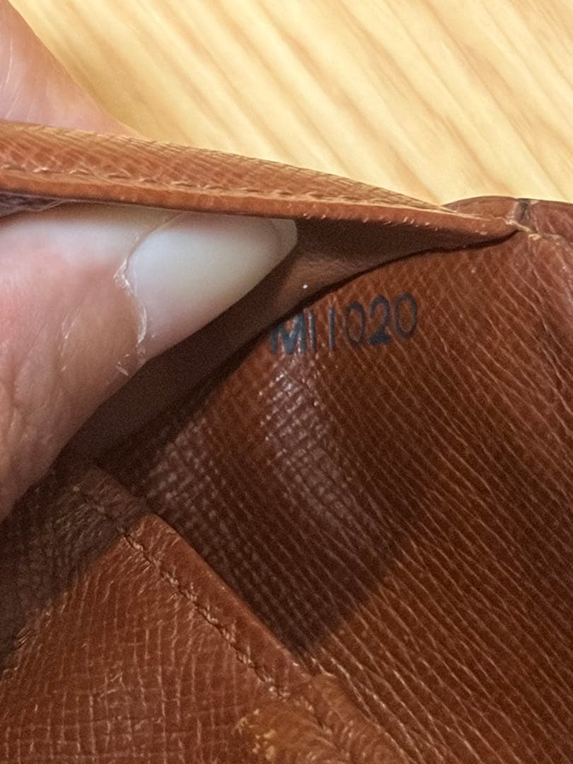Louis Vuitton ルイヴィトン モノグラム 二つ折り財布 正規品