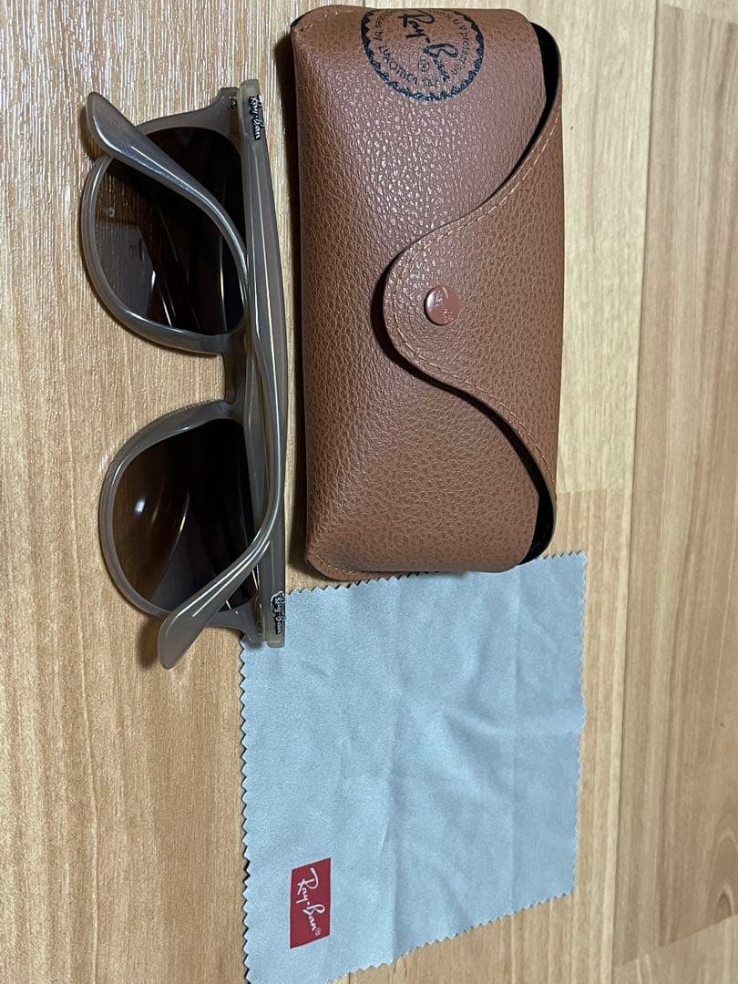 【美品】RayBan サングラスRB4259F 616613 53-20