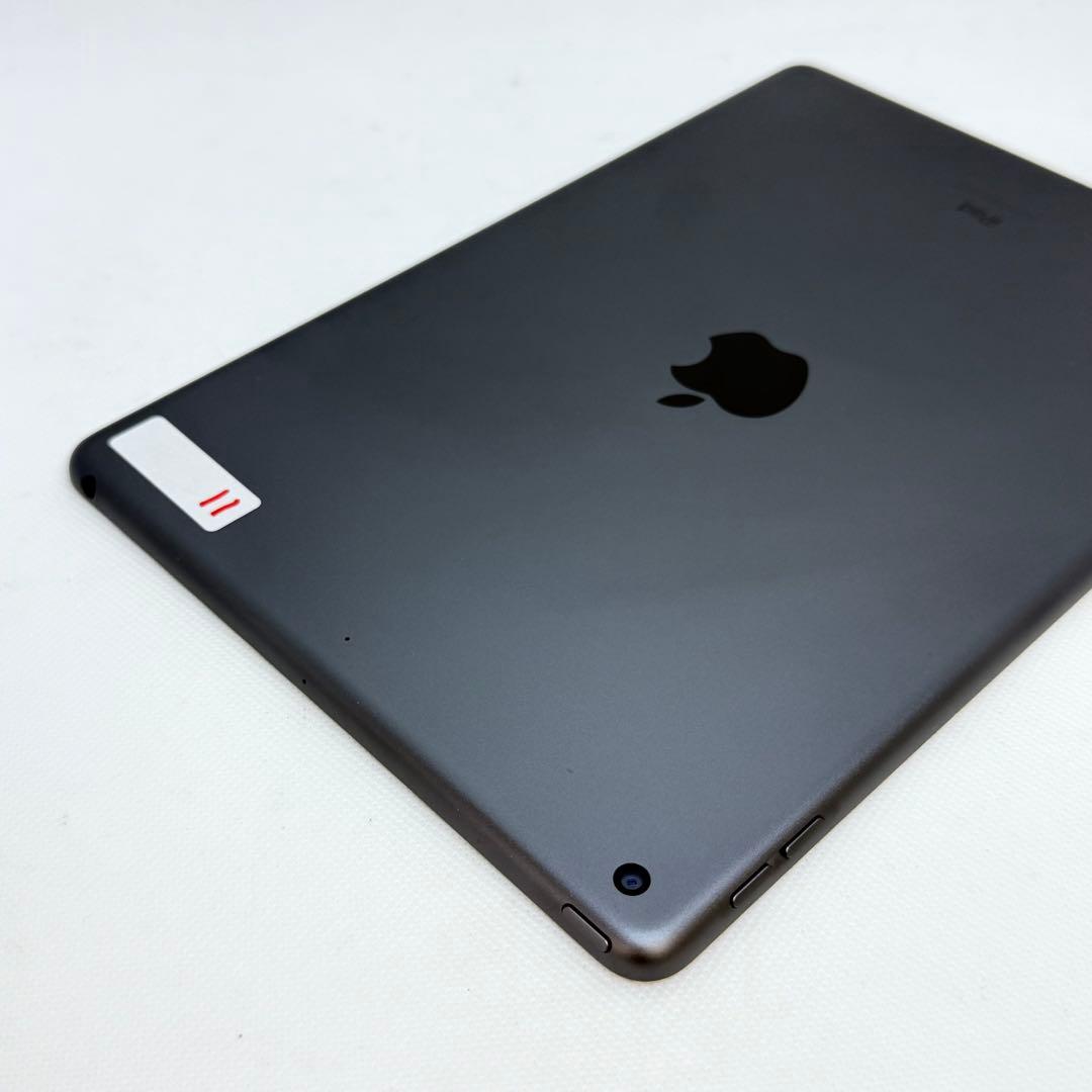 美品 iPad 第7世代 (32GB) Wi-Fiモデルスペースグレー
