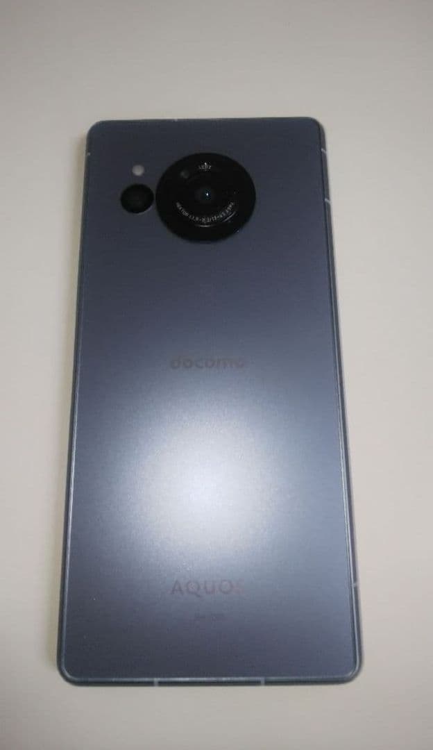 AQUOS R8 docomo ブルー 本体