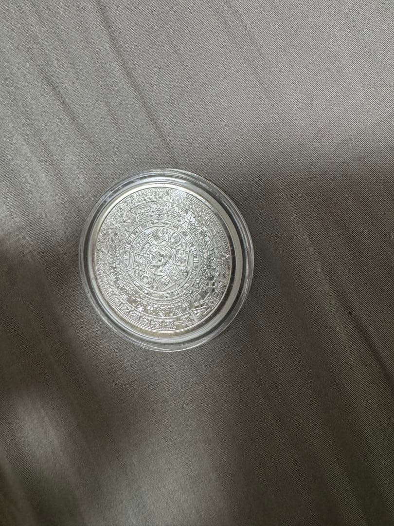 1オンス銀貨　純銀　99.9%
