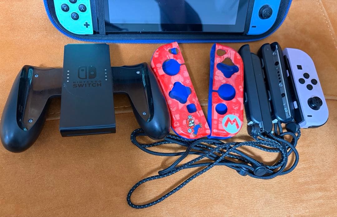Nintendo Switch 本体 青と緑のJoy-Con