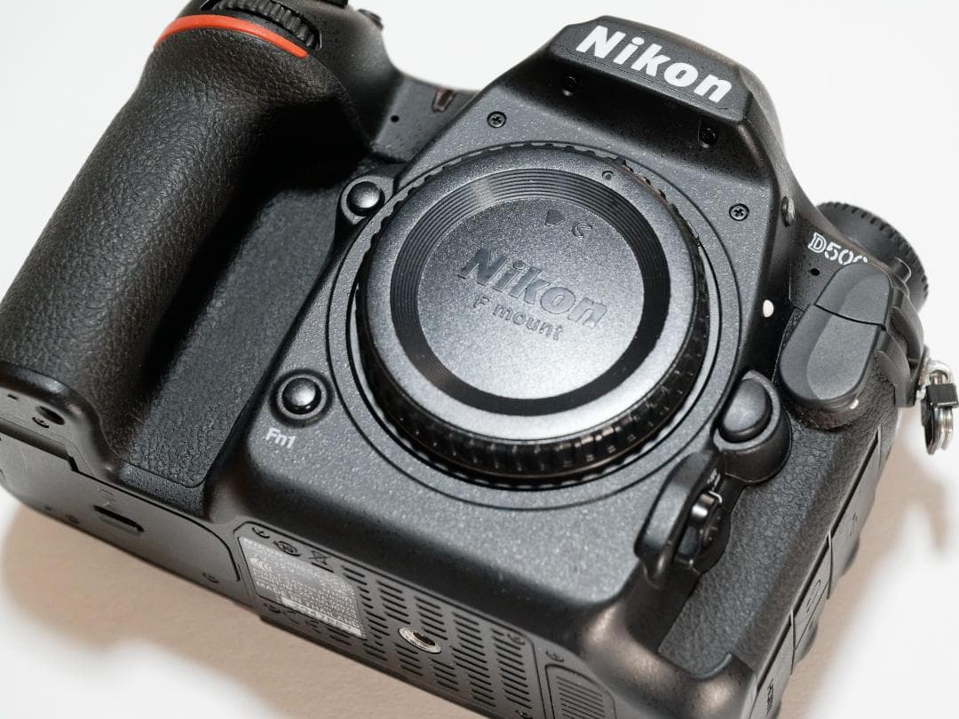 【撮影枚数 16466枚】Nikon D500 ボディ 付属品あり 薄傷あり