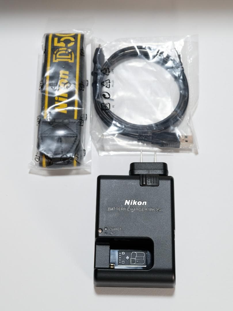 【撮影枚数 16466枚】Nikon D500 ボディ 付属品あり 薄傷あり