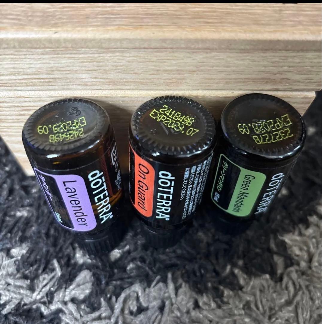 doTERRA 基本の精油9本と希少透かし彫りボックスセット　ドテラまとめ売り