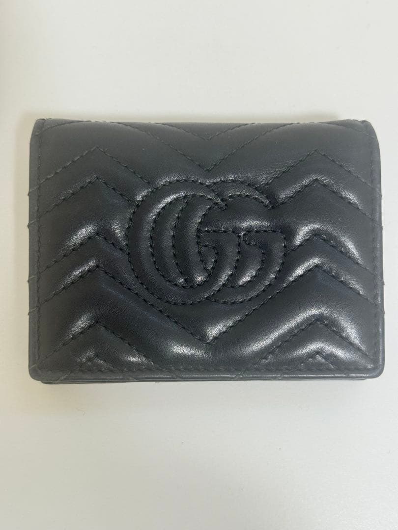 Gucci ブラック 二つ折り財布 GGロゴ