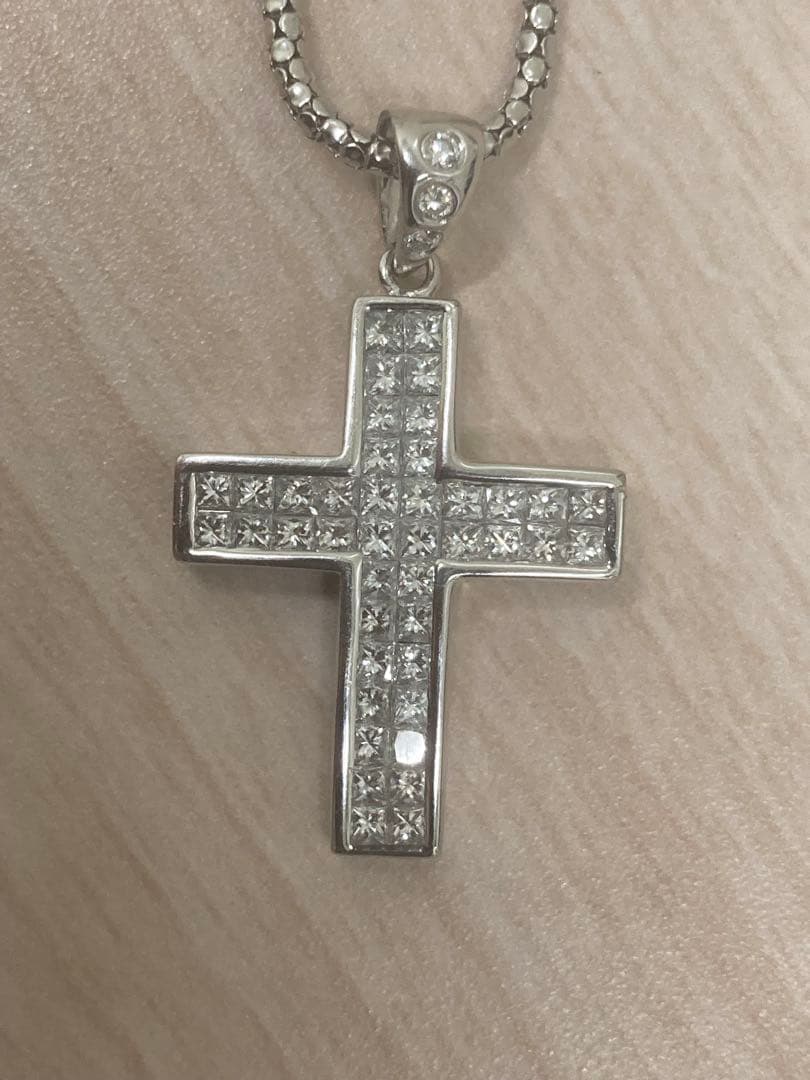 k18wg ダイヤ付き十字架ネックレストップ　ネックレス